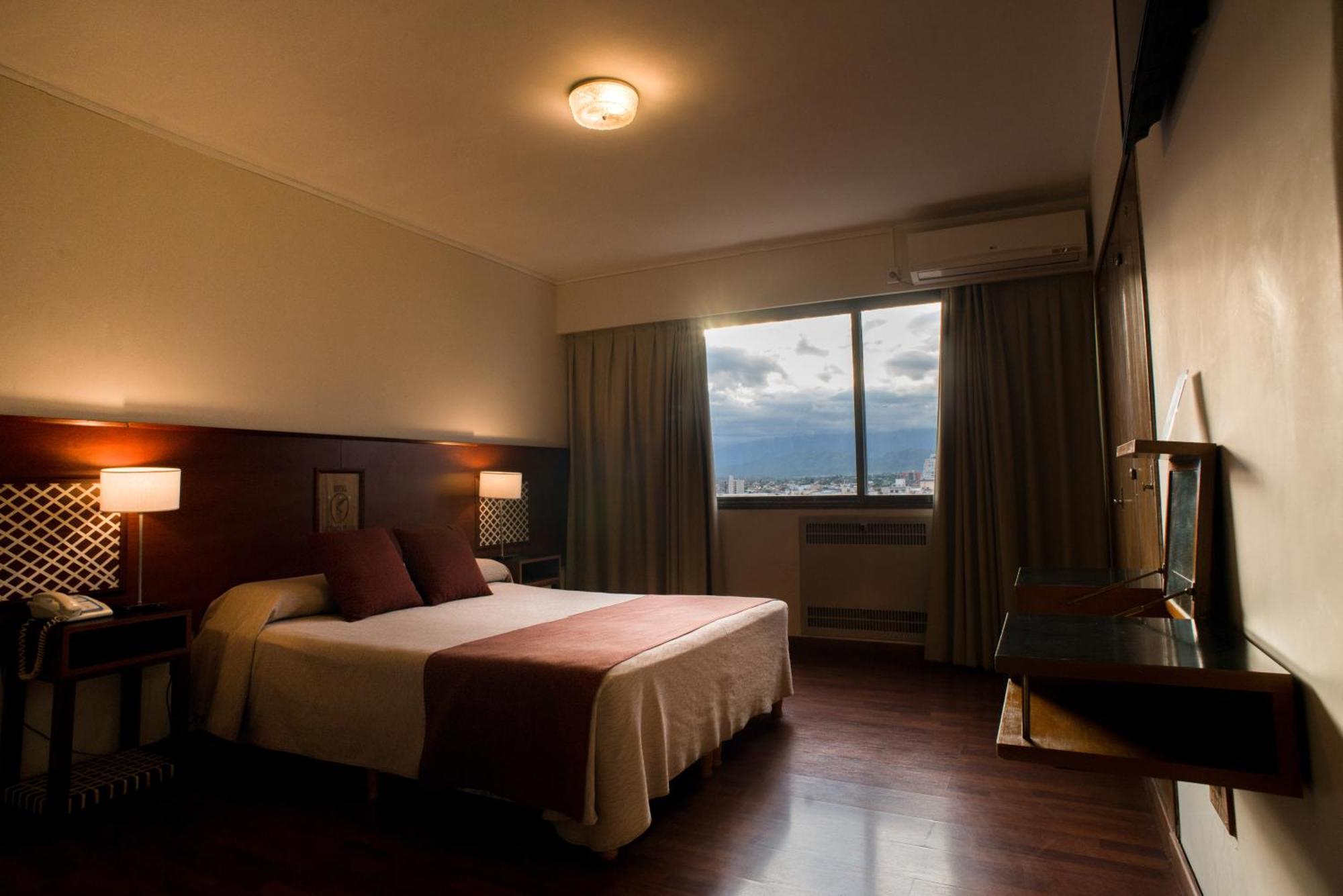 Hotel Victoria Plaza Salta Dış mekan fotoğraf